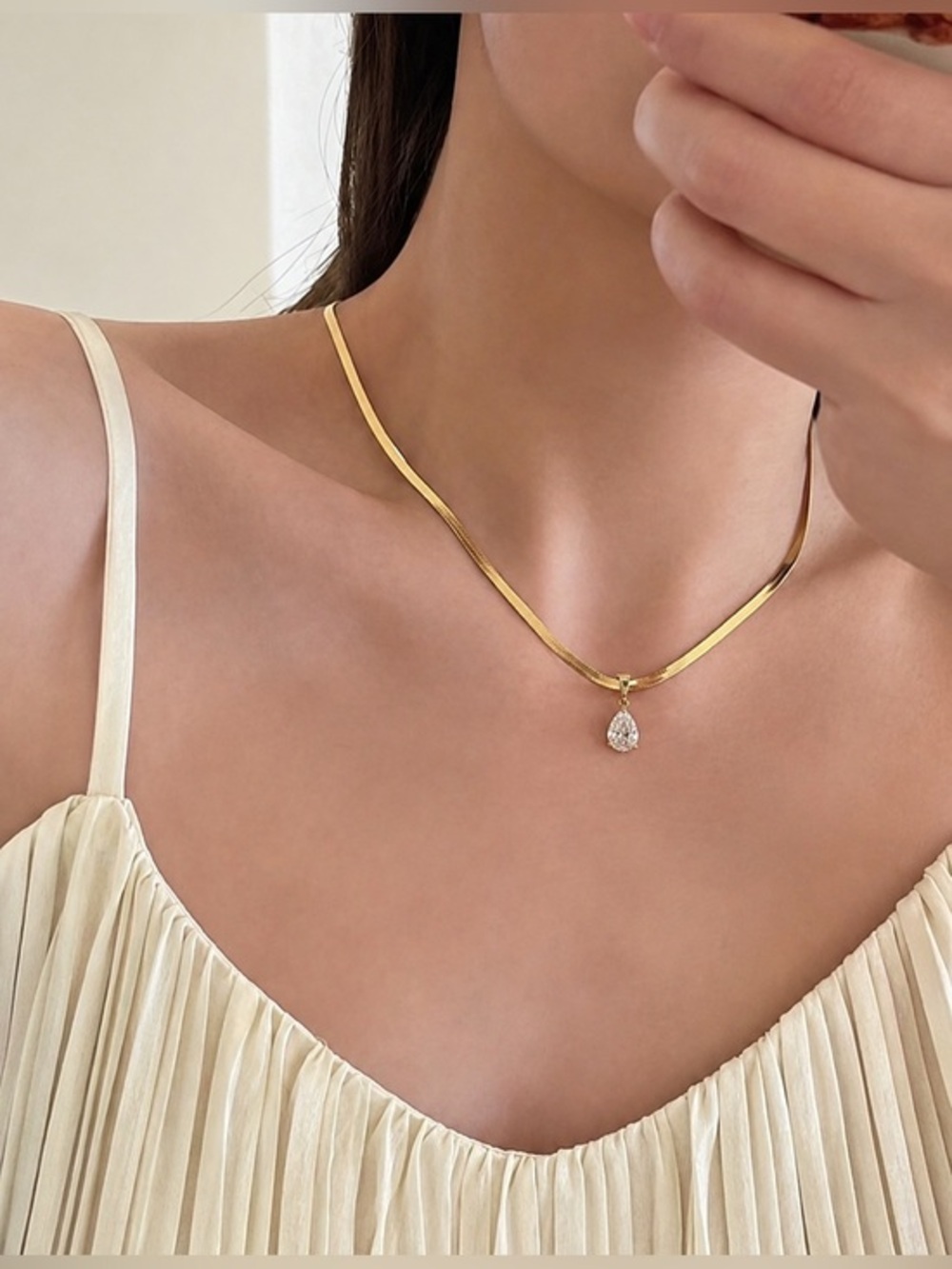 Pear Cut Flat Herringbone Necklace